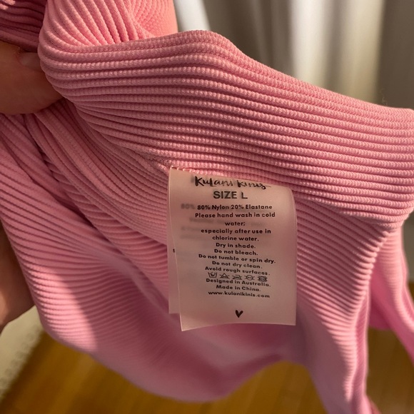 Cute Barbi pink swimsuit worn ONCE L - Picture 3 of 3